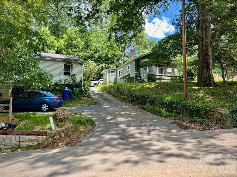 4 Arbutus Rd, Asheville, NC 28805