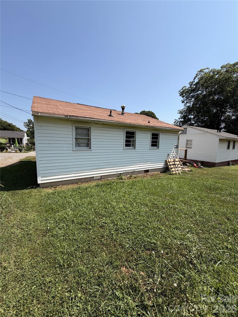 215 Sloan Ave, Gastonia, NC 28052