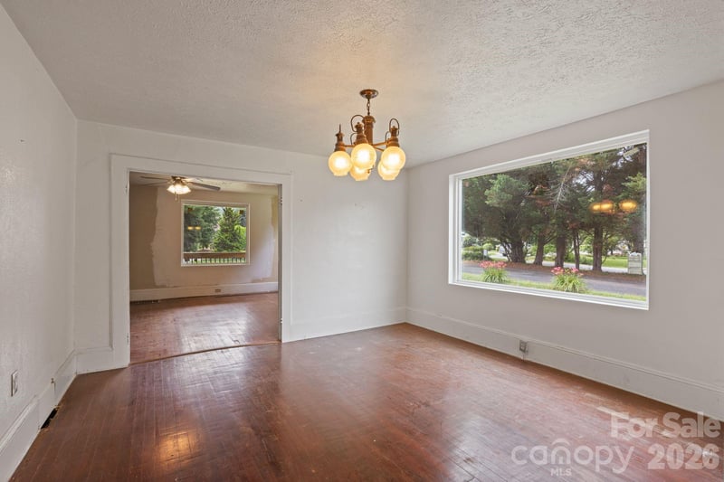 1434 Main St, Waynesville, NC 28786