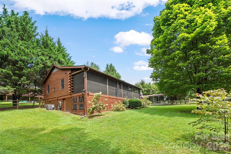 729 Joe Carver Rd, Waynesville, NC 28785