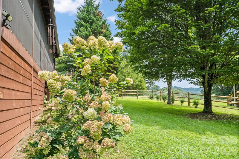 729 Joe Carver Rd, Waynesville, NC 28785