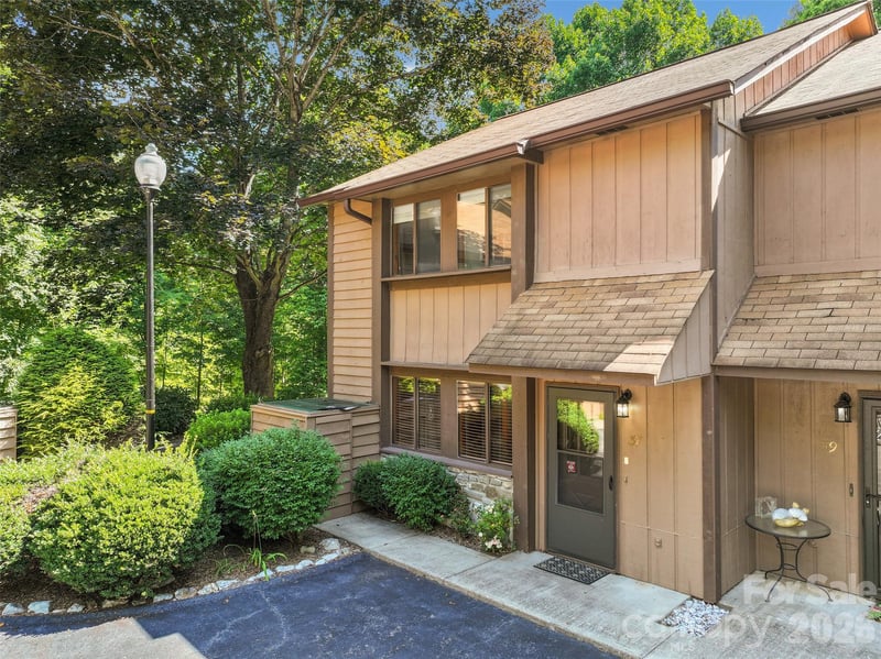 37 George Cir, Maggie Valley, NC 28751