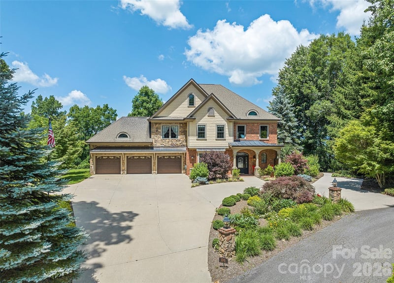 106 Coyote Rg, Maggie Valley, NC 28751