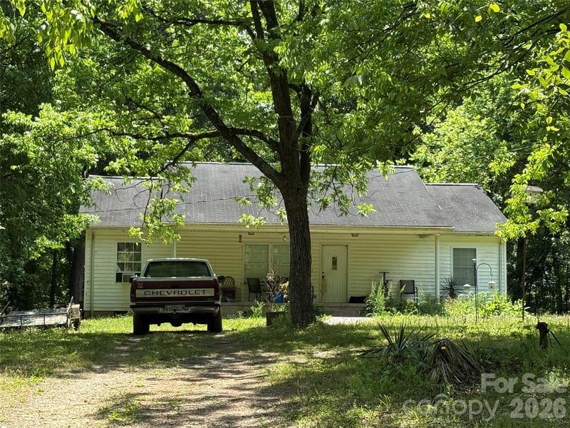 4355 Bob St, Claremont, NC 28610