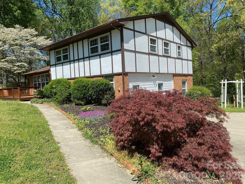 2311 Laurelwood Cir, Charlotte, NC 28214