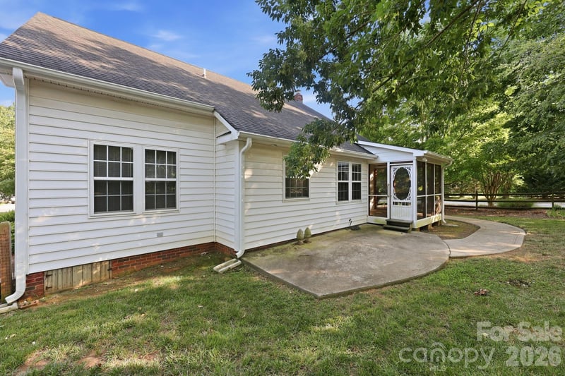 2430 Saguaro Ln, Kannapolis, NC 28083