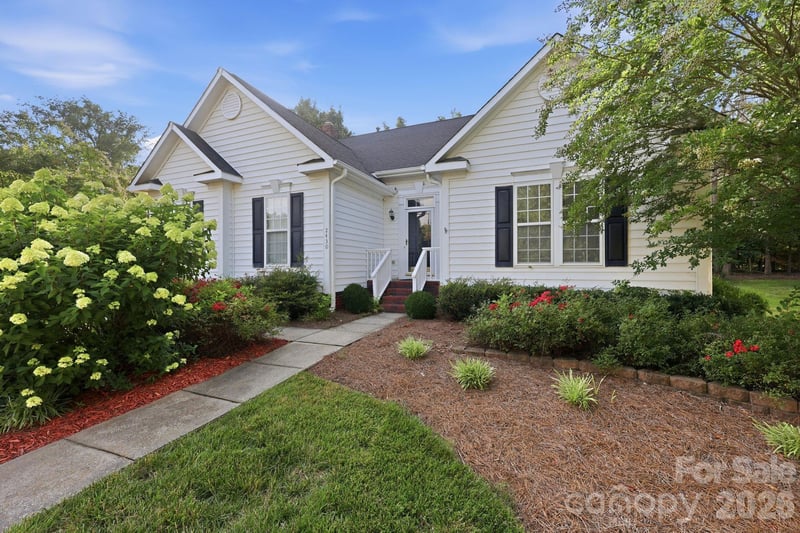 2430 Saguaro Ln, Kannapolis, NC 28083