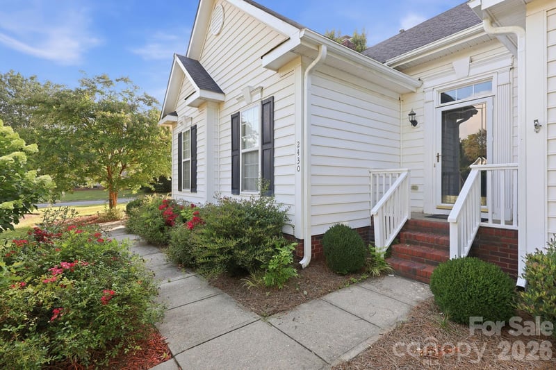 2430 Saguaro Ln, Kannapolis, NC 28083