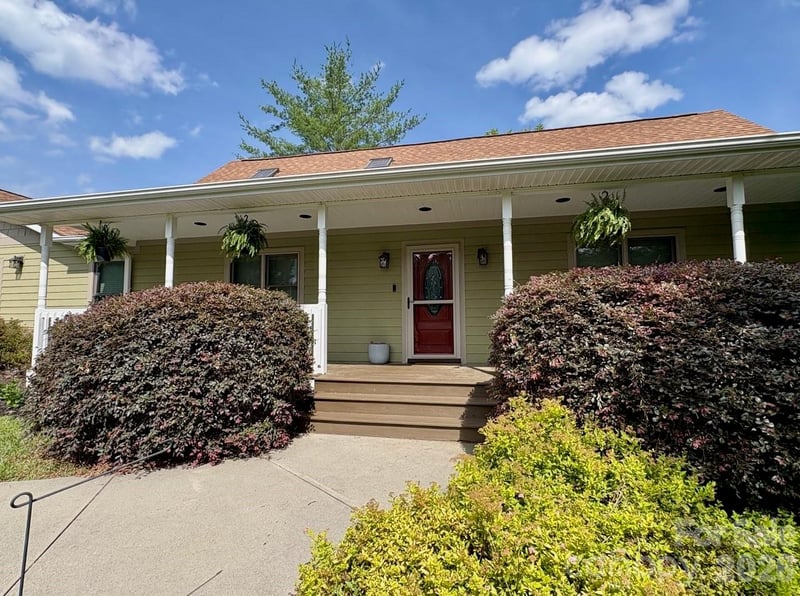 43 Evan Tyler Ln, Horse Shoe, NC 28742