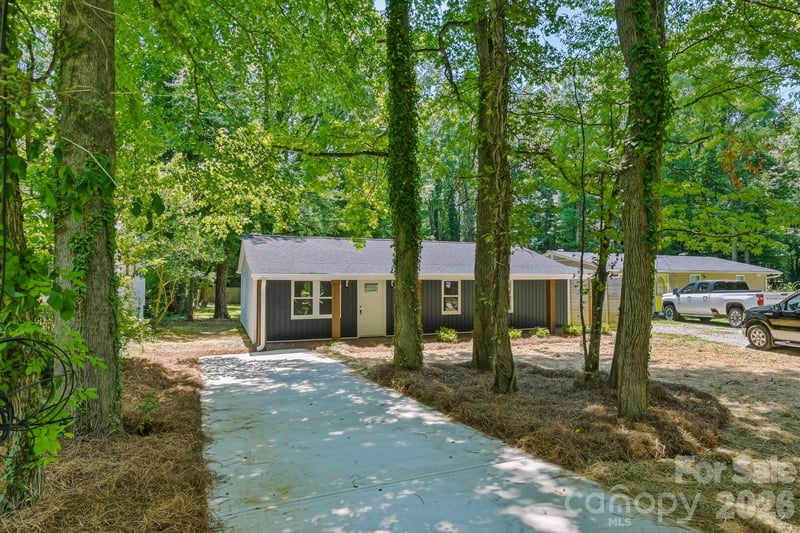 1936 Lakedell Dr, Charlotte, NC 28215