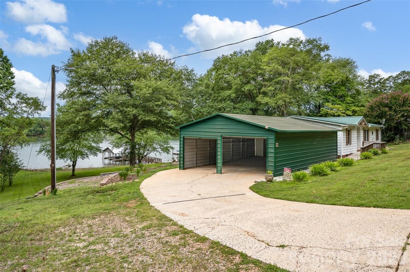158 Wildwood Trail Dr, Statesville, NC 28677