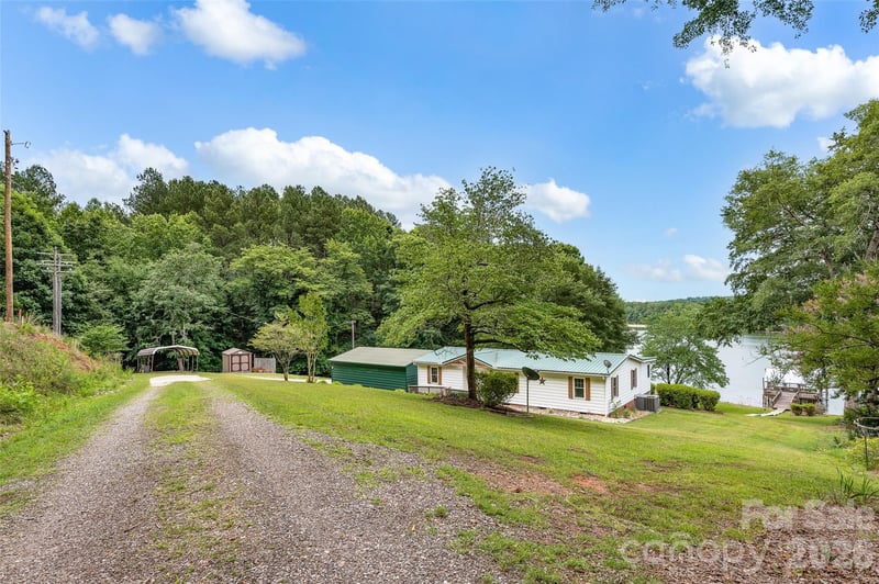 158 Wildwood Trail Dr, Statesville, NC 28677