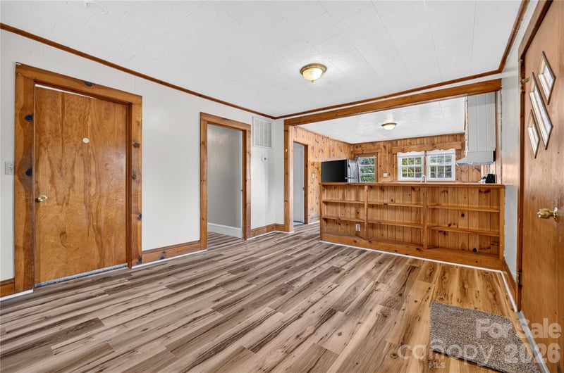 893 7th Street Dr, Hickory, NC 28602