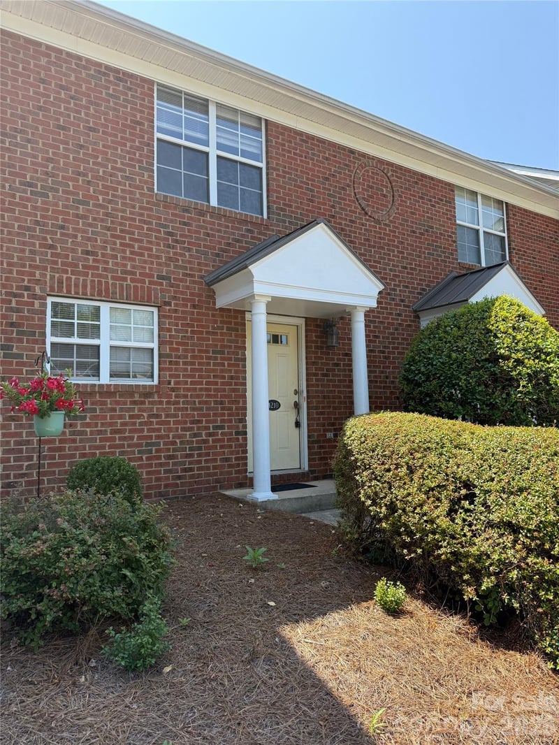 4210 Melrose Club Dr, Matthews, NC 28105
