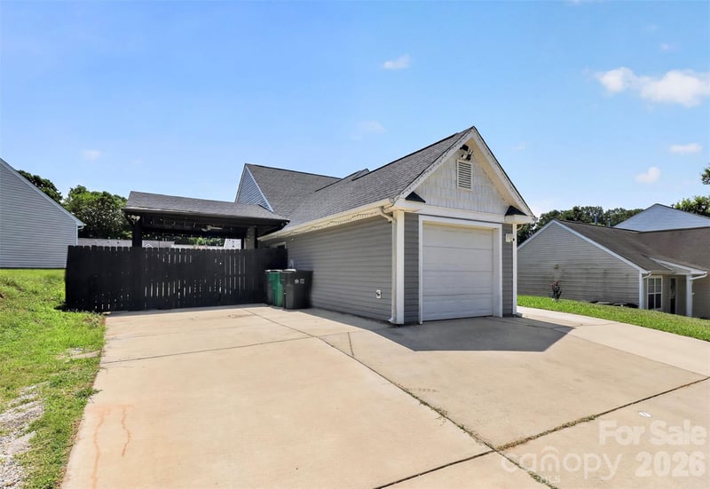 6033 Mary Blair Ln, Charlotte, NC 28214