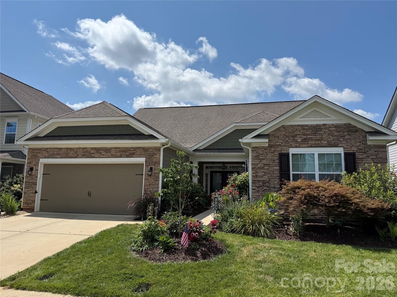 123 Tomahawk Dr, Mooresville, NC 28117