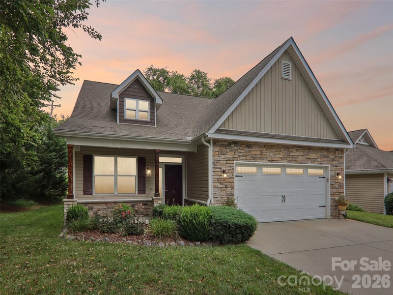 11 Eagle Pointe Way, Flat Rock, NC 28731