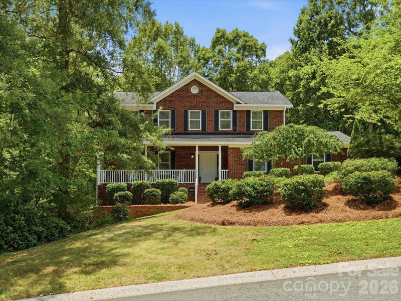 419 Whitefriars Ln, Matthews, NC 28105