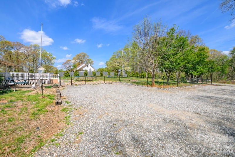 533 Tuckers Grove Rd, Statesville, NC 28625