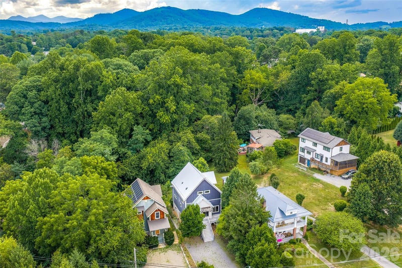 337 Sand Hill Rd, Asheville, NC 28806