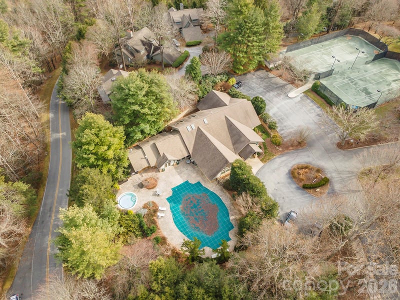 24 Falls Ln, Henderson, NC 28739