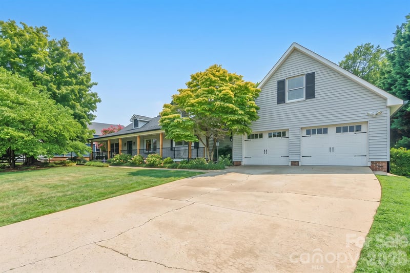 567 Canvasback Rd, Mooresville, NC 28117