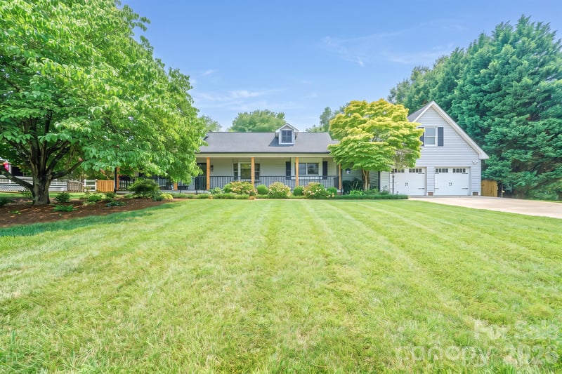 567 Canvasback Rd, Mooresville, NC 28117