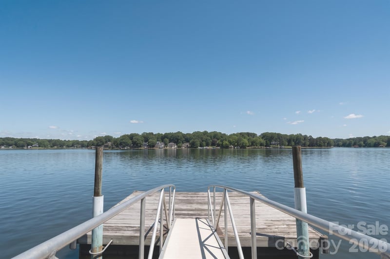 567 Canvasback Rd, Mooresville, NC 28117