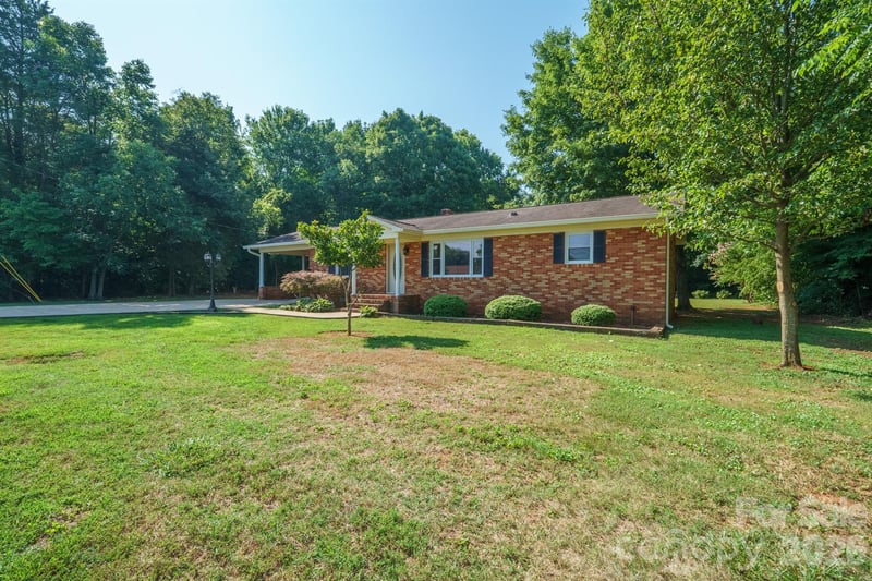 112 Summers Farm Rd, Statesville, NC 28625