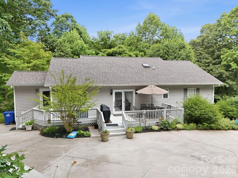 124 Lytle Cove Rd, Swannanoa, NC 28778