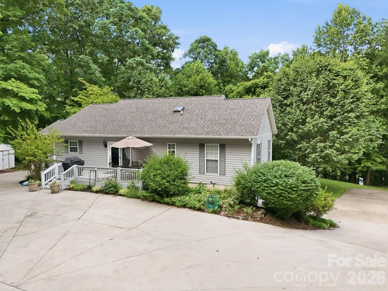 124 Lytle Cove Rd, Swannanoa, NC 28778
