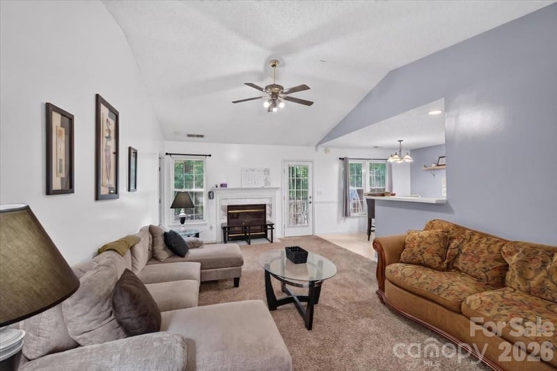 9207 Amy Dr, Charlotte, NC 28213