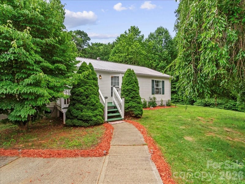 98 Cardinal Ln, Burnsville, NC 28714