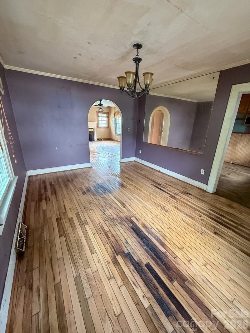 111 S Belvedere Ave, Gastonia, NC 28054