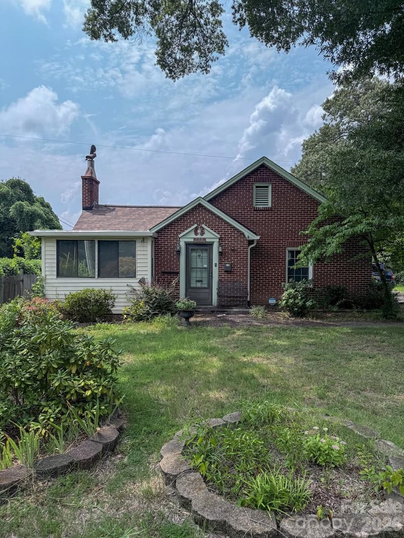 111 S Belvedere Ave, Gastonia, NC 28054