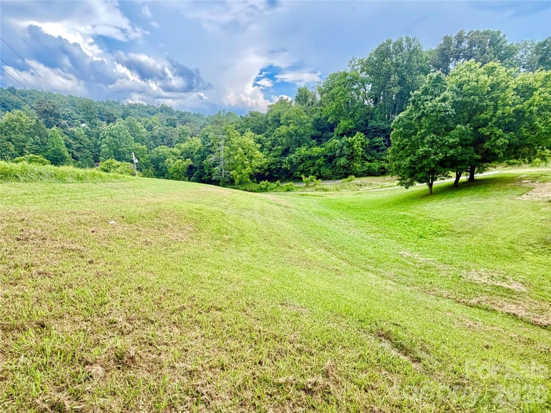 100 Sprouse Town Rd, Weaverville, NC 28787