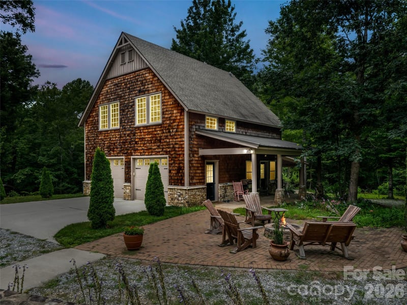 103 Old Saluda Dr, Saluda, NC 28773