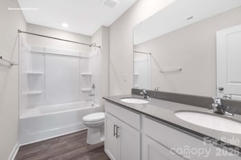1411 Mammoth Rd, Hickory, NC 28602