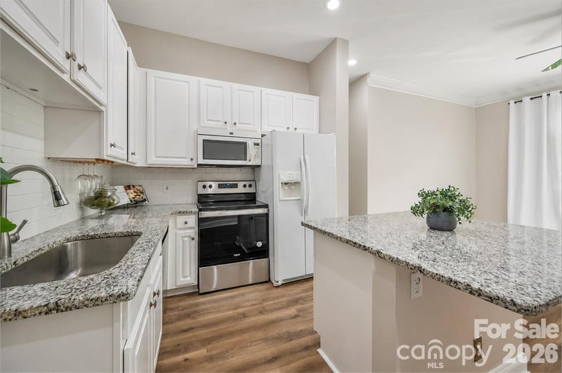 627 Garden District Dr, Charlotte, NC 28202