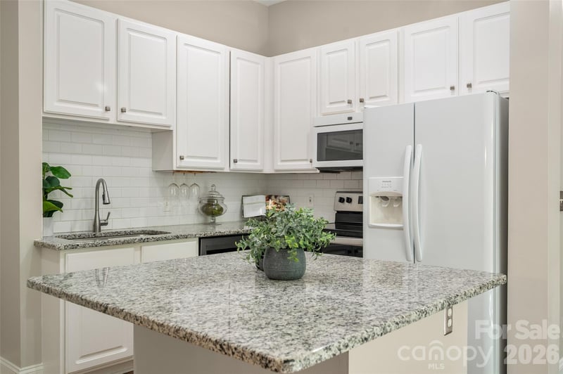 627 Garden District Dr, Charlotte, NC 28202