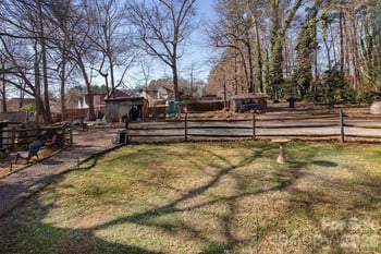5727 Thompson Rd, Charlotte, NC 28216