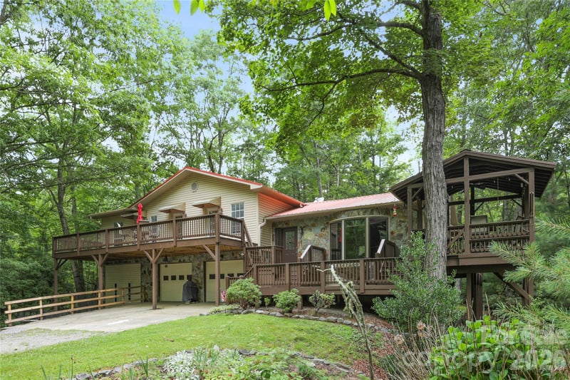 154 Hondah Blvd, Brevard, NC 28712