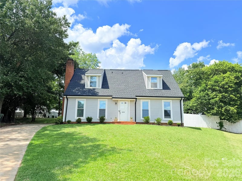 6739 Old Meadow Rd, Charlotte, NC 28227