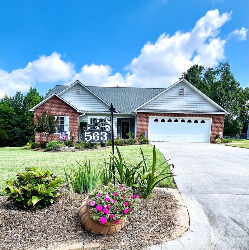 563 Marigold Dr, Kannapolis, NC 28083