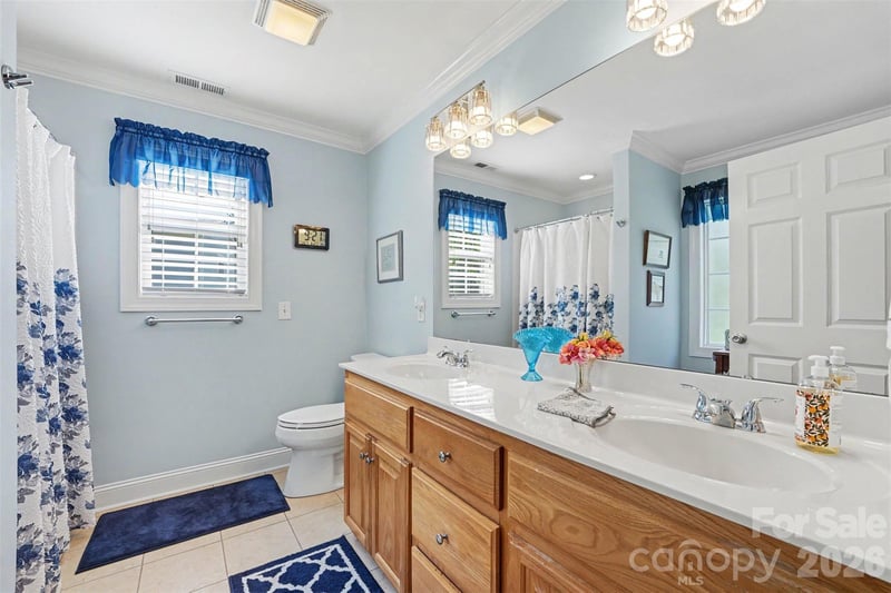 563 Marigold Dr, Kannapolis, NC 28083