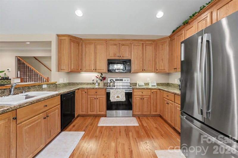 563 Marigold Dr, Kannapolis, NC 28083