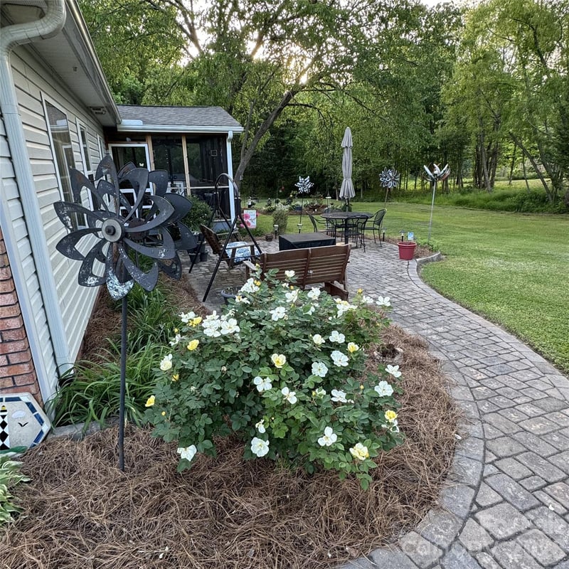 563 Marigold Dr, Kannapolis, NC 28083