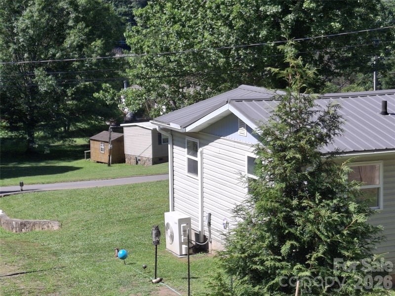 2795 Old Henson Cove Rd, Canton, NC 28716