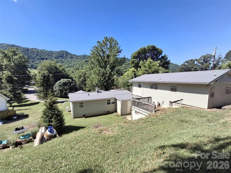 2795 Old Henson Cove Rd, Canton, NC 28716
