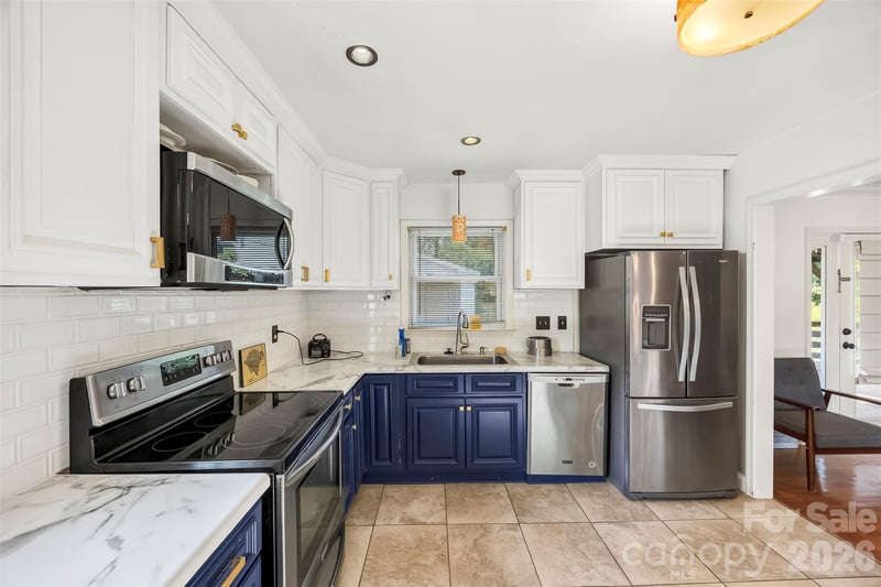 1830 Northbrook Dr, Charlotte, NC 28216